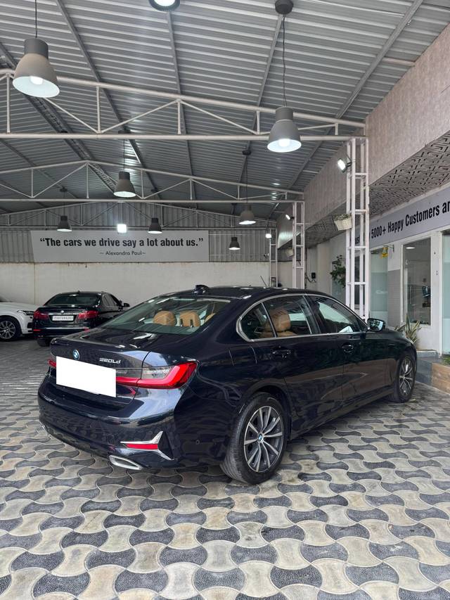 https://images10.gaadi.com/usedcar_image/4523857/original/processed_aac408feabcfbe999fbb6971a8efa566.jpg?imwidth=6400