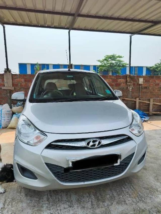 https://images10.gaadi.com/usedcar_image/4523858/original/processed_42116328-ed98-49ff-a8e3-c2ae1df9e0d8.jpg?imwidth=6401