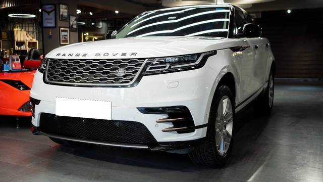 https://images10.gaadi.com/usedcar_image/4523859/original/processed_1d7512ed4b1c694d2530afb3f1a2a58a.jpg?imwidth=6402