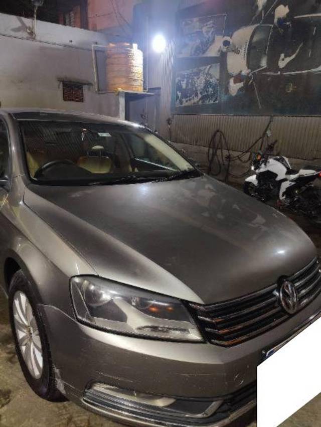 https://images10.gaadi.com/usedcar_image/4523891/original/processed_d552bfde-7d25-449a-97f2-8065fe97a360.jpg?imwidth=6400