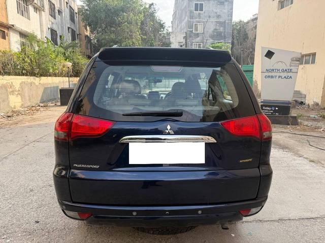 https://images10.gaadi.com/usedcar_image/4523894/original/processed_35ffd8a5a9e09f991cc1aa2fff551a1c.jpg?imwidth=6401