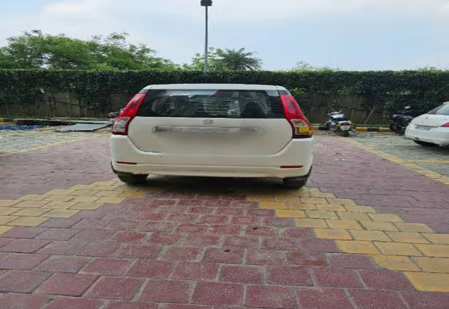 https://images10.gaadi.com/usedcar_image/4523920/original/4160cb68-6765-41d3-b728-5a75fad30433.?imwidth=6402