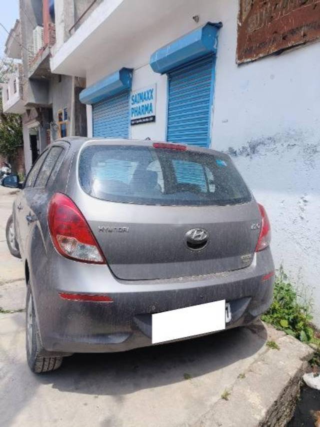https://images10.gaadi.com/usedcar_image/4523930/original/processed_67b2874e-c8a1-42e0-b74c-7dd9f229d107.jpg?imwidth=6400
