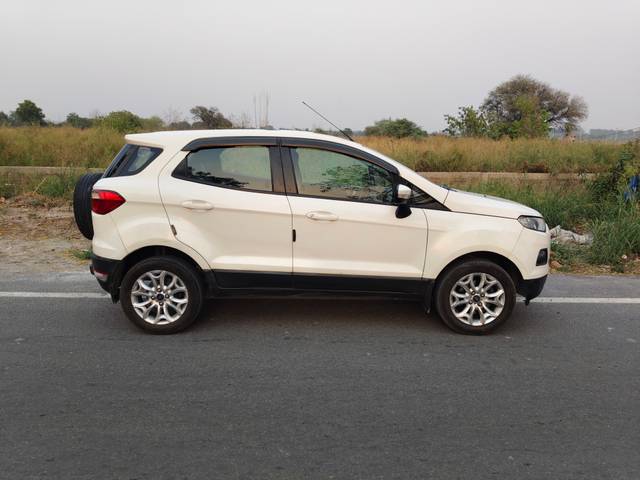https://images10.gaadi.com/usedcar_image/4523933/original/0ea8e75e4ffb38a7dc39ce66fa21d70d.jpg?imwidth=6401