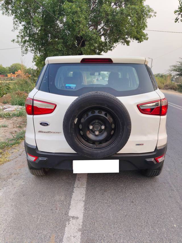 https://images10.gaadi.com/usedcar_image/4523933/original/processed_4f77cde8acd29e0f3286cbc516c300e7.jpg?imwidth=6402