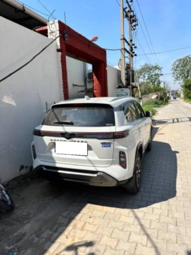https://images10.gaadi.com/usedcar_image/4523941/original/processed_13f4663d-5aa9-42da-9c1b-edfa95bac86a.jpeg?imwidth=6402
