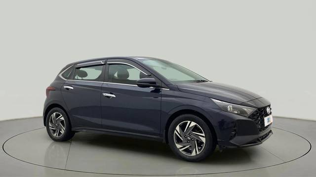 https://images10.gaadi.com/usedcar_image/4523944/original/dd3458fbf37236ee59097b1d3b36c18e.jpg?imwidth=6400