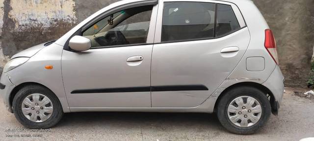 https://images10.gaadi.com/usedcar_image/4523951/original/processed_4d2cfedb-2ea3-4368-a043-d5186f510b3d.jpg?imwidth=6401