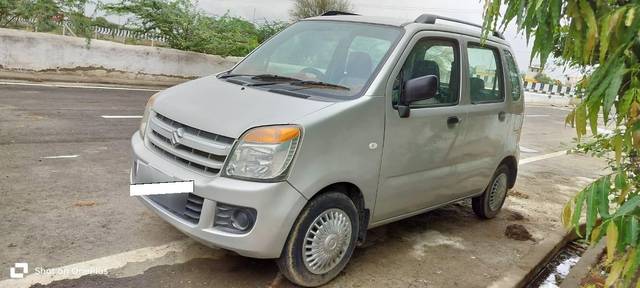 https://images10.gaadi.com/usedcar_image/4524000/original/processed_648eeaa0-b22b-46cf-bed1-98d9b41c9fca.jpg?imwidth=6402