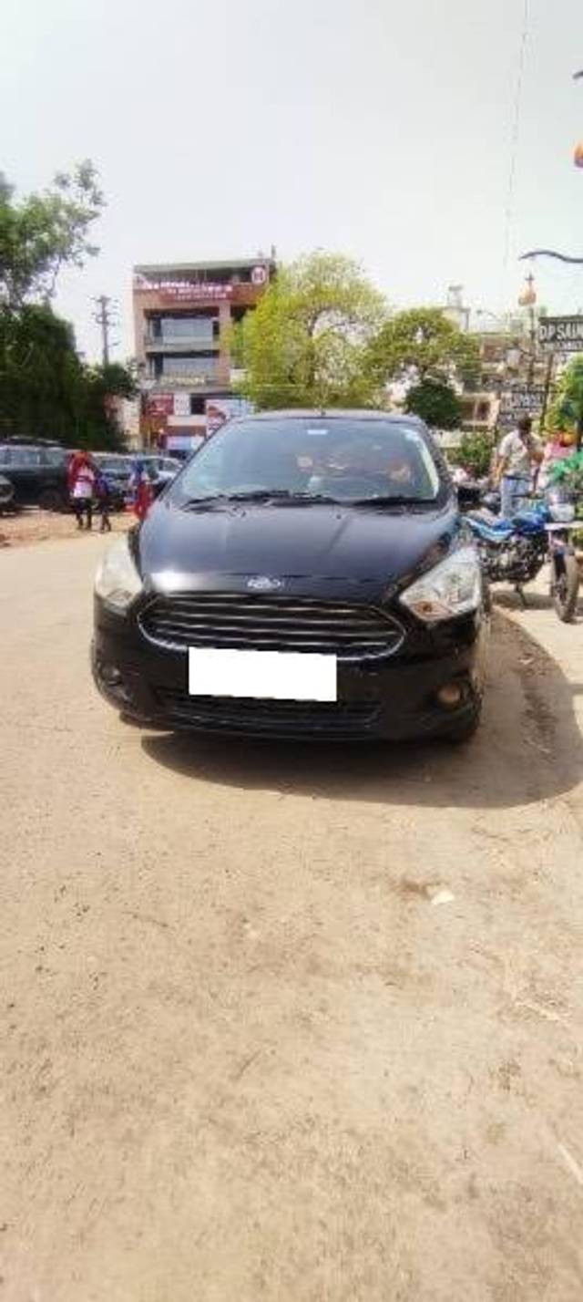 https://images10.gaadi.com/usedcar_image/4524032/original/processed_990d1acd-f02b-4298-a94e-9200354155fe.jpeg?imwidth=6401