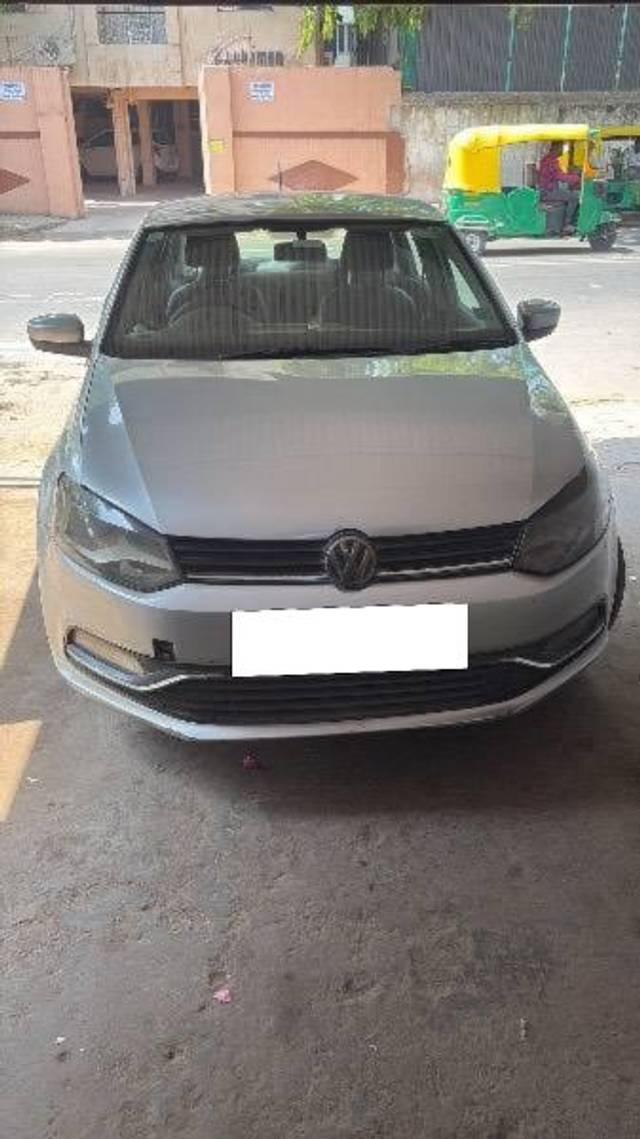 https://images10.gaadi.com/usedcar_image/4524035/original/processed_3e7da5e8-9853-4292-b88d-8bf82026a6b1.jpeg?imwidth=6402