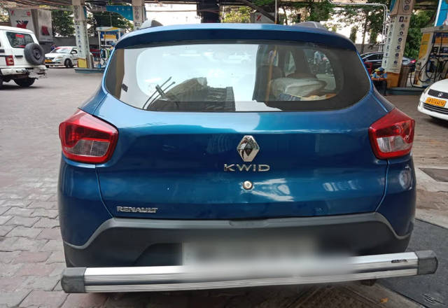 https://images10.gaadi.com/usedcar_image/4524067/original/a5b0866c-6ed6-435f-a978-122c59c9e988.?imwidth=6400