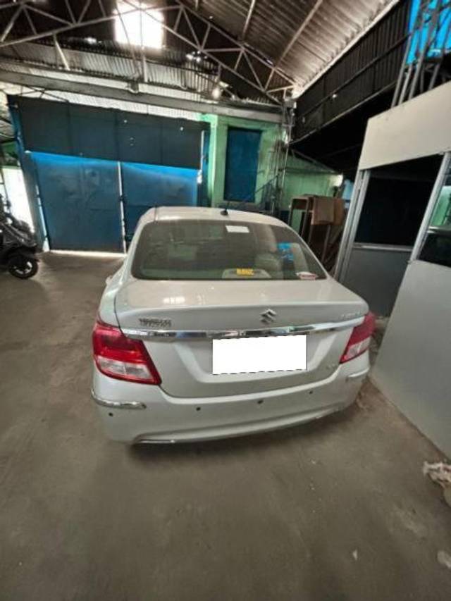 https://images10.gaadi.com/usedcar_image/4524102/original/processed_97969160-1277-467b-8f90-2cde25f8afb0.jpg?imwidth=6401