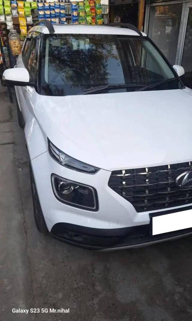 https://images10.gaadi.com/usedcar_image/4524103/original/processed_a3428ccb-1f37-4ade-a8e3-79622380fe31.jpg?imwidth=6401