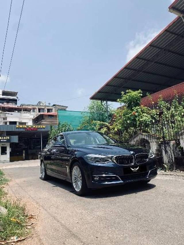 https://images10.gaadi.com/usedcar_image/4524156/original/processed_965da0c9-af74-4206-a1ce-12c655277cbc.jpeg?imwidth=6400