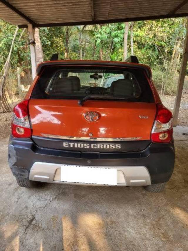 https://images10.gaadi.com/usedcar_image/4524172/original/processed_97c946a0-74f2-4826-acdb-f6c074a24fdb.jpg?imwidth=6402