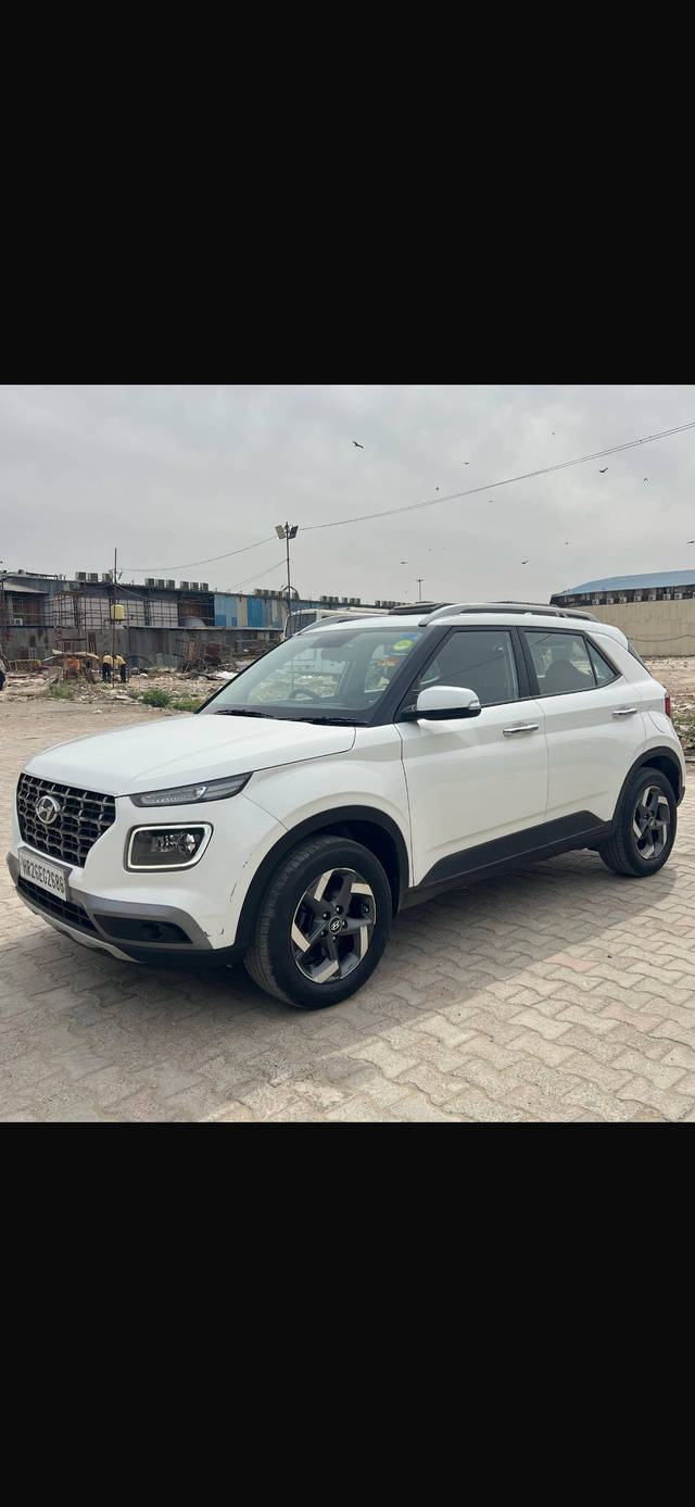 https://images10.gaadi.com/usedcar_image/4524178/original/processed_09f502fc-eea1-431e-8ac5-83467ab2239b.png?imwidth=6402
