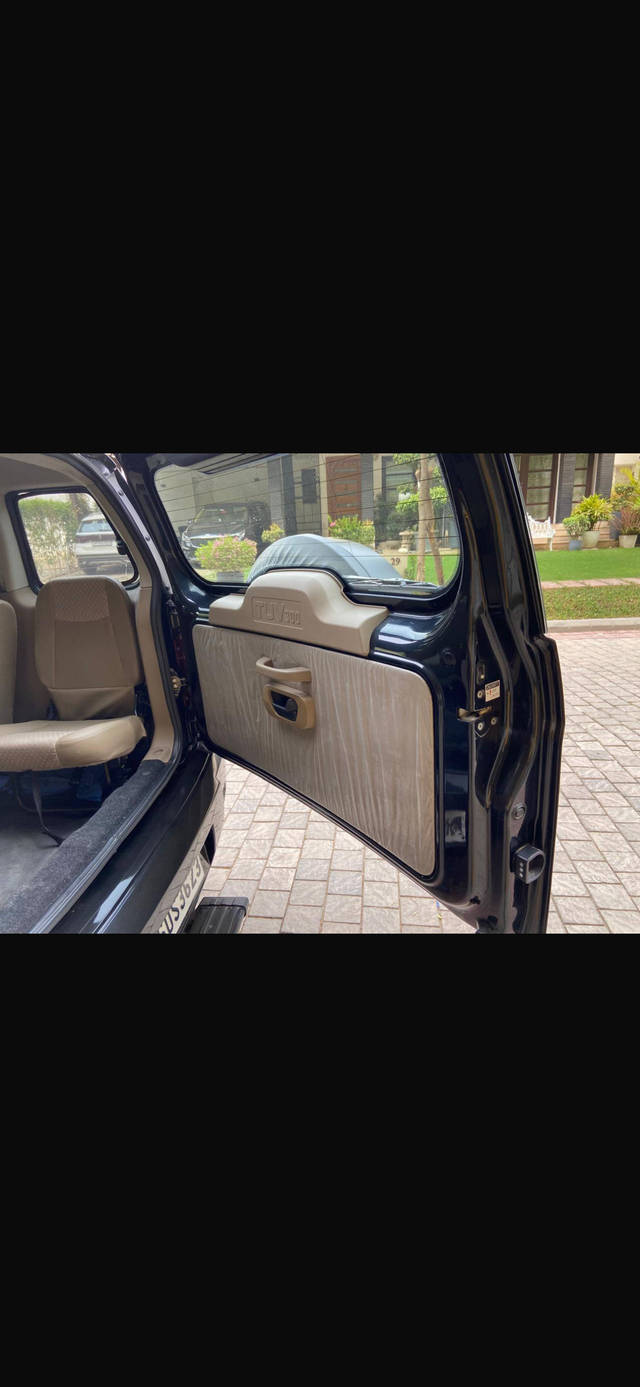 https://images10.gaadi.com/usedcar_image/4524180/original/processed_2b39742d-d020-45a3-b758-f6caf2b4305a.png?imwidth=6402