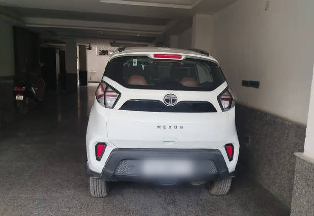 https://images10.gaadi.com/usedcar_image/4524193/original/ce1114b2-671f-4311-a04d-0ce7e66edf4f.?imwidth=6400