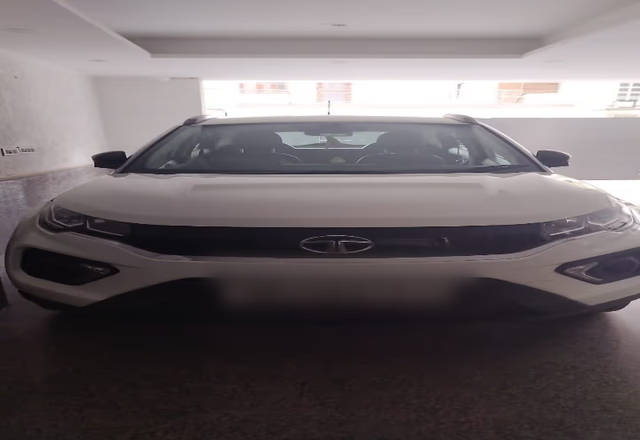 https://images10.gaadi.com/usedcar_image/4524193/original/f24c088d-df14-4d47-b827-cbc6b54a8f2c.?imwidth=6402