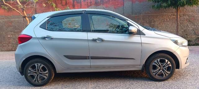 https://images10.gaadi.com/usedcar_image/4524214/original/0431dbb7a05a434846819ccd53e06f28.jpg?imwidth=6401