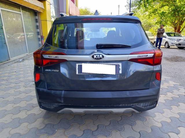 https://images10.gaadi.com/usedcar_image/4524219/original/processed_38881d626c5d84c67ffd97b532a0172d.jpeg?imwidth=6402