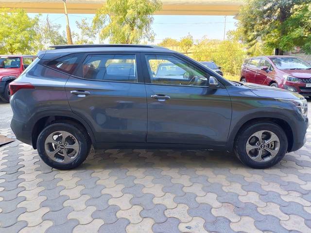 https://images10.gaadi.com/usedcar_image/4524219/original/processed_3fc0f463cdc7d0ebc9eb8c33973f2c27.jpeg?imwidth=6401
