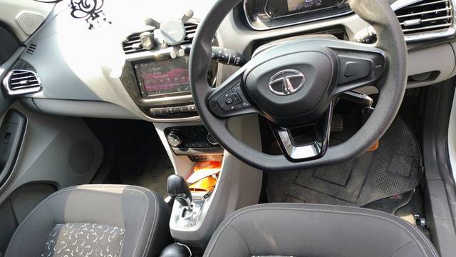https://images10.gaadi.com/usedcar_image/4524224/original/8ba1435acb1c2756ad0bbd980cbcee6d.jpg?imwidth=6401