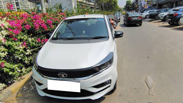 https://images10.gaadi.com/usedcar_image/4524224/original/processed_7e3f1a91ee349e1913bb760ef074e9ad.jpg?imwidth=6400