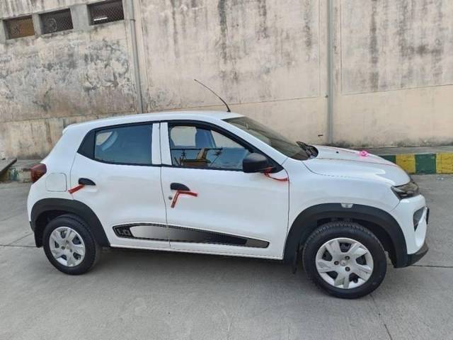 https://images10.gaadi.com/usedcar_image/4524242/original/processed_fd7ce82cd02e6a41961054e0ffc2dd47.jpg?imwidth=6401