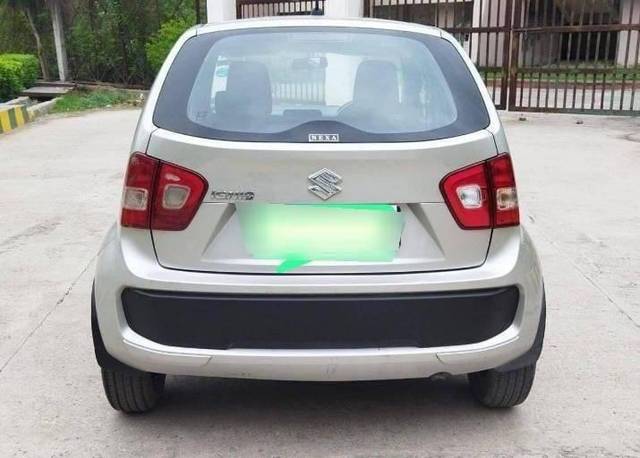 https://images10.gaadi.com/usedcar_image/4524243/original/processed_b3eaddecfdc4998164df10bf91bcf210.jpg?imwidth=6402
