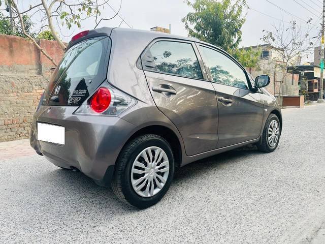 https://images10.gaadi.com/usedcar_image/4524245/original/processed_885c0f435cc5cb1b02dca9507bc40075.jpg?imwidth=6402