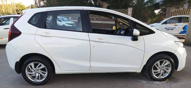 https://images10.gaadi.com/usedcar_image/4524249/original/processed_8694e49ee5b6f02b7fba4a6e0ffc168f.jpg?imwidth=6401