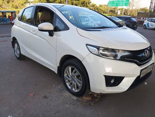 https://images10.gaadi.com/usedcar_image/4524249/original/processed_9cb9444fb103a53085870ad16588799d.jpg?imwidth=6400