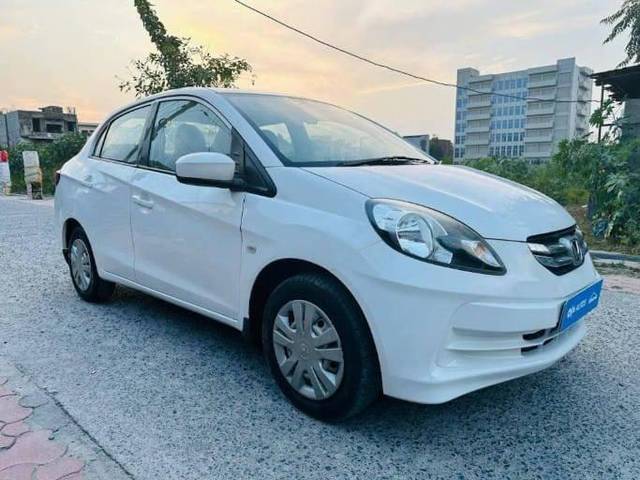 https://images10.gaadi.com/usedcar_image/4524251/original/processed_0480dbffdc113c80d1e71467ca0c43e0.jpg?imwidth=6400