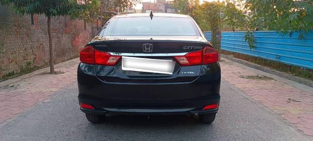 https://images10.gaadi.com/usedcar_image/4524253/original/processed_2c4983f187ce8e39b707ec799d645a55.jpg?imwidth=6402