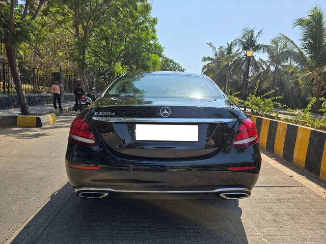 https://images10.gaadi.com/usedcar_image/4524256/original/processed_c9671e1e76e8a8c9a2c6b8a4c6986c2a.jpg?imwidth=6402