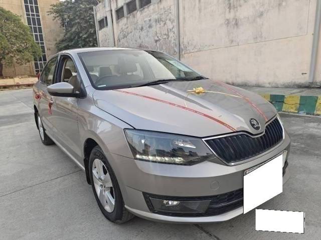 https://images10.gaadi.com/usedcar_image/4524265/original/processed_7dee51f4afc795b70bbfb70da87d4469.jpg?imwidth=6400
