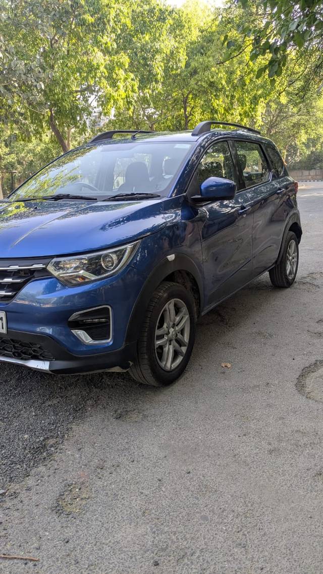 https://images10.gaadi.com/usedcar_image/4524266/original/ddf5171291ae1c14bb2a20d152f45ba2.jpg?imwidth=6400