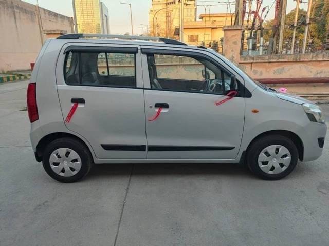https://images10.gaadi.com/usedcar_image/4524268/original/1e7617cb6bcd8334559bcf03867e1531.jpg?imwidth=6401