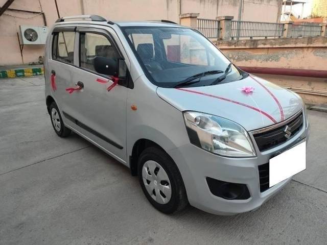 https://images10.gaadi.com/usedcar_image/4524268/original/processed_cf2243f6b70cdaf0b5446931a10eacd1.jpg?imwidth=6400