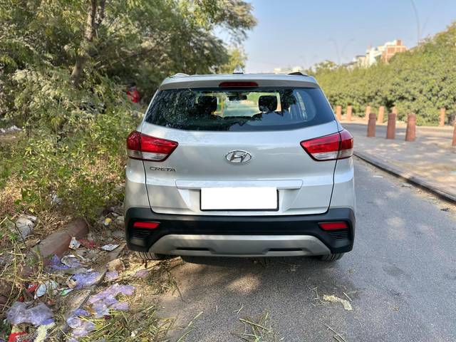 https://images10.gaadi.com/usedcar_image/4524273/original/processed_6450b012fc8cfae6d30263a009d64bb3.jpg?imwidth=6401