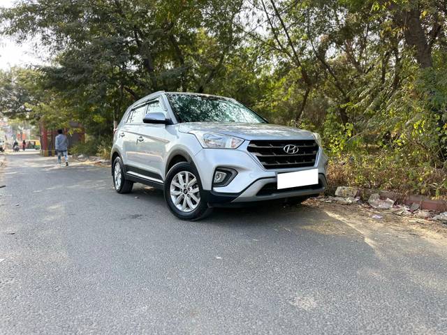 https://images10.gaadi.com/usedcar_image/4524273/original/processed_7db7ffc852c8fb5d3c74033b344860f4.jpg?imwidth=6400