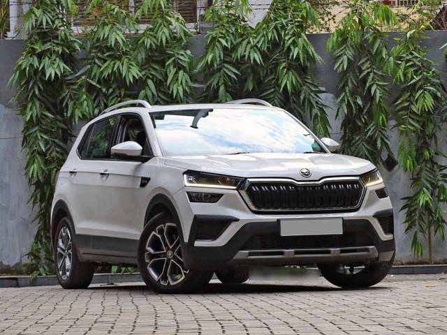 https://images10.gaadi.com/usedcar_image/4524279/original/processed_2166f7ed28c986a0004ab7a883bb4337.jpg?imwidth=6400