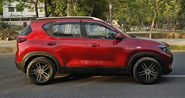 https://images10.gaadi.com/usedcar_image/4524288/original/1979142b5f822ba1ae1d7810d2845431.jpg?imwidth=6401