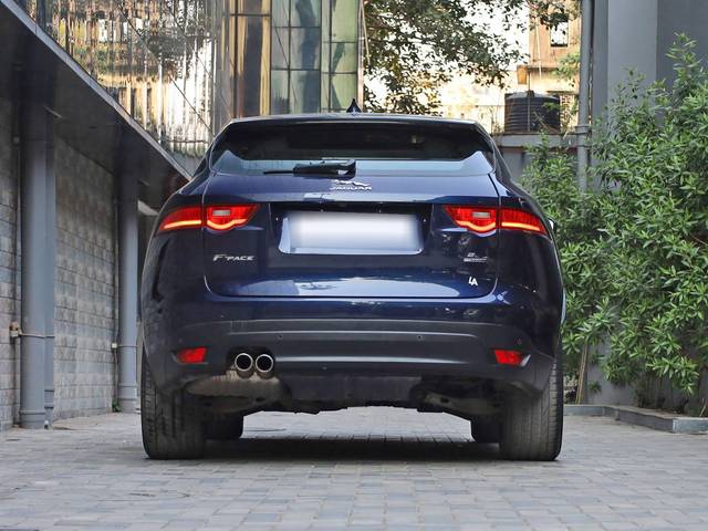 https://images10.gaadi.com/usedcar_image/4524322/original/processed_cb5d618fbebb6d5825f9988e218fc9df.jpg?imwidth=6401