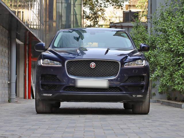 https://images10.gaadi.com/usedcar_image/4524322/original/processed_e0f4b959b73240552ec91840250d8af3.jpg?imwidth=6402
