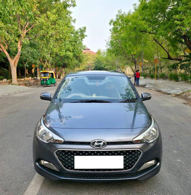 https://images10.gaadi.com/usedcar_image/4524340/original/processed_ef0569b26d14420c10a4bdda2117f534.jpg?imwidth=6400