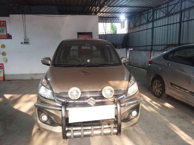 https://images10.gaadi.com/usedcar_image/4524342/original/processed_174d9ae664b9bab12ee93bcae122e5ae.jpg?imwidth=6402