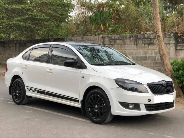 https://images10.gaadi.com/usedcar_image/4524347/original/processed_b4b1875277a8531c850f7348062ee935.jpg?imwidth=6400